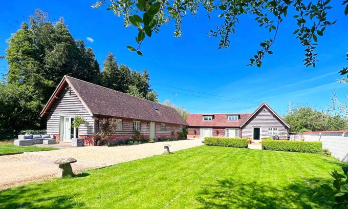Winterslow Cottage | Cabin ∙ 3 bedrooms ∙ 6 guests