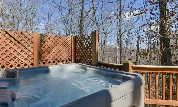 Branson Cedars Apartment | Cabin in Ridgedale with kitchen and balcony