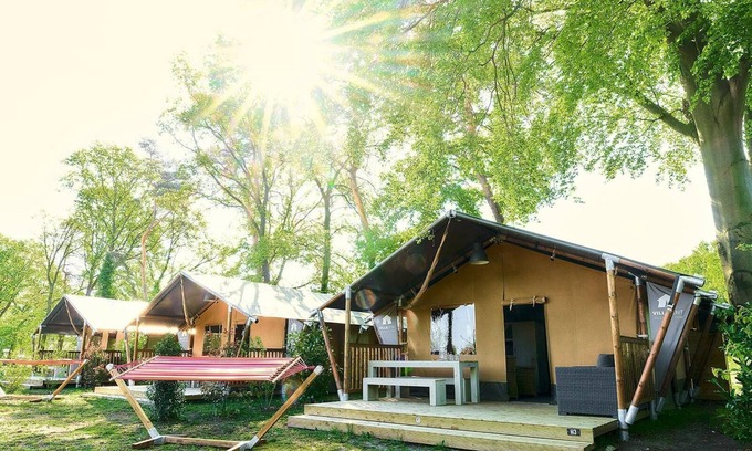 Wilsum Cabin | Camping but with the luxury of home? Optimal enjoyment in this Safari tent in Wilsum!