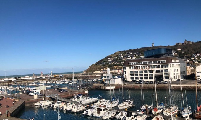 Fecamp Apartment | Captain YOO - Régate- Sentir les embruns vue/port
