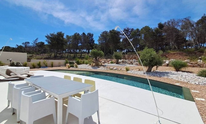 Leucate House | Casa Bianca - Architect-designed villa with swimming pool
