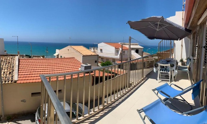 Cava dʼAliga House | Casa Helenia Bruca