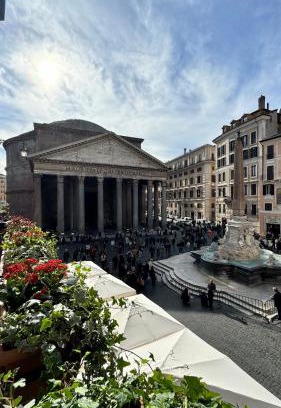 Rome City Centre Apartment | Casa Morgana - The Pantheon Balcony Suite