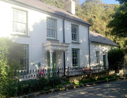 Tan-y-groes House | Castle Rock Llangrannog