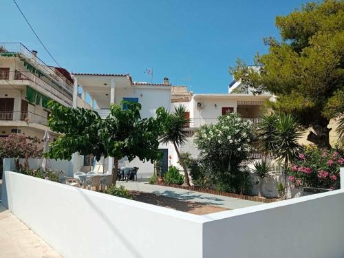 Spata-Artemida House | Catherine's house