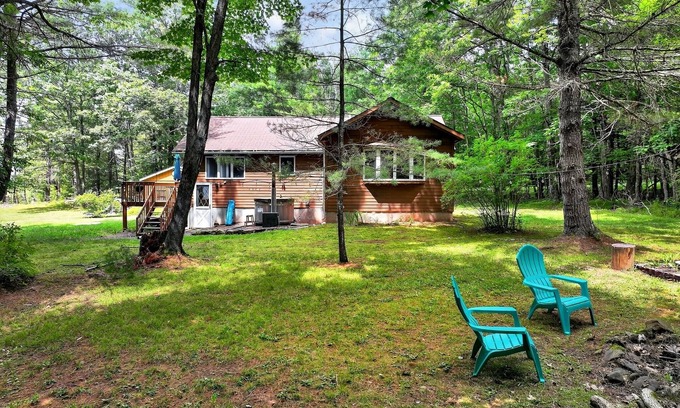 Prattsville Cabin | Catskills Cabin Retreat: Wood Fired Hot Tub, Firepit & 7 Private Acres