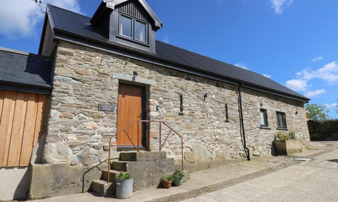 Cardigan House | Cattle Tree Cottage