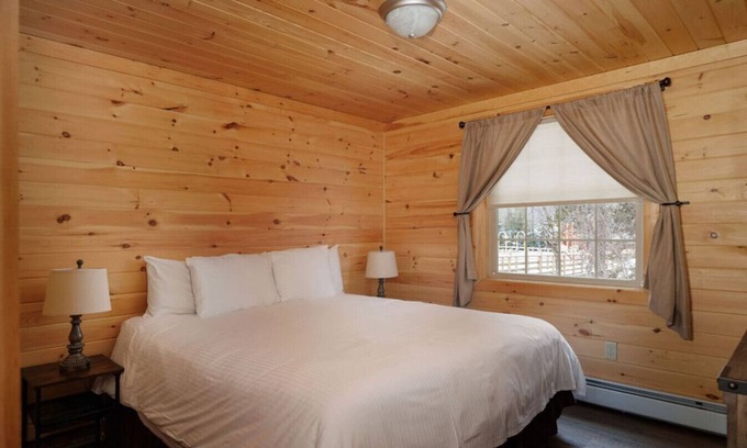 Bethlehem Ski Chalet | Cedar: Cozy Log Cabin Lodge
