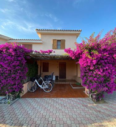 San Teodoro City Centre Apartment | Centro e Cinta beach free bikes