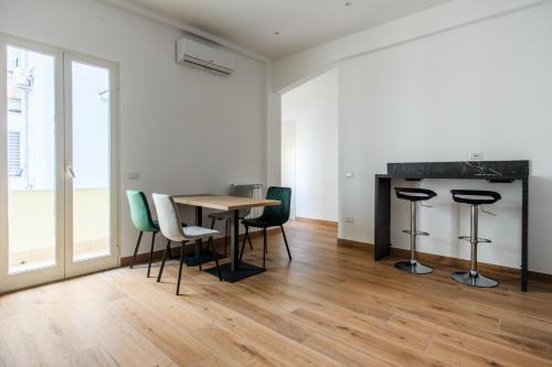 Fuorigrotta Apartment | Cerlone 6 by Dimorra