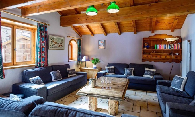 Le Lavachet Ski Chalet | Chalet, 200m from resort center, fitness, sauna, balcony, fireplace or stove, tv, 260m², Tignes