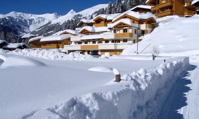 Hinterglemm Ski Chalet | Chalet in Saalbach near Ski Lift