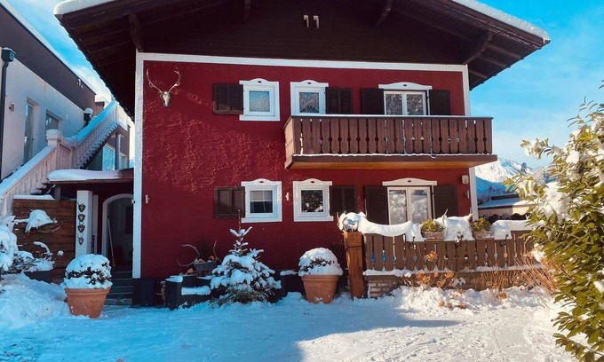 Golling an der Salzach House | Chalet Jagdhaus just outside the city of Salzburg the most famous lakes and ski resorts