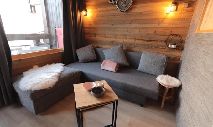 Le Lavachet Apartment | Charmant studio 2 personnes, rénové, vue sur le lac du Chevril