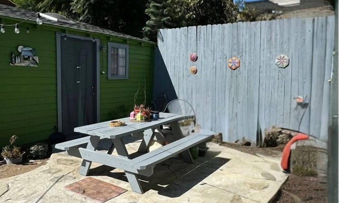La Playa Cottage | Charming 1-bedroom Surf Cottage in beautiful San Diego La Playa with WiFi