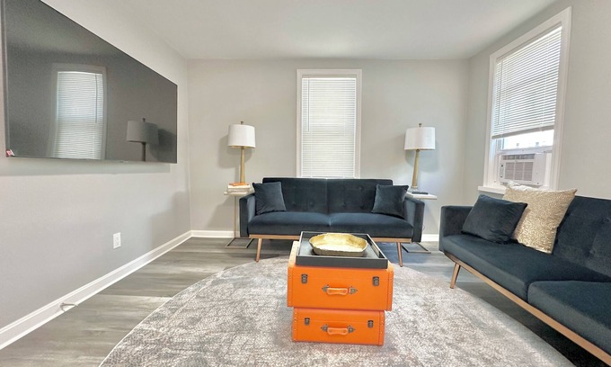 Marlborough House | Charming 2-bedroom flex 3br house with WiFi, AC in superb Marlborough