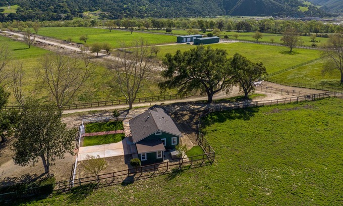 Solvang House | Charming 2bd 2br Cottage w/ Jacuzzi on Horse Ranch