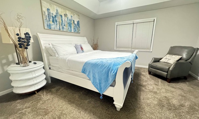 Evans Cottage | Charming 3-bedroom Cottage in Martinez with WiFi and AC
