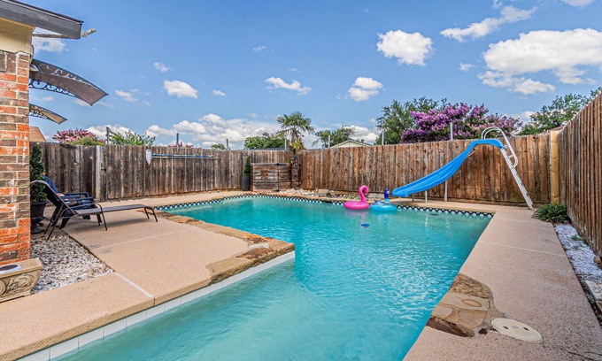 Garland House | Charming 3BR House - Pool, Games, and Grill in Garland