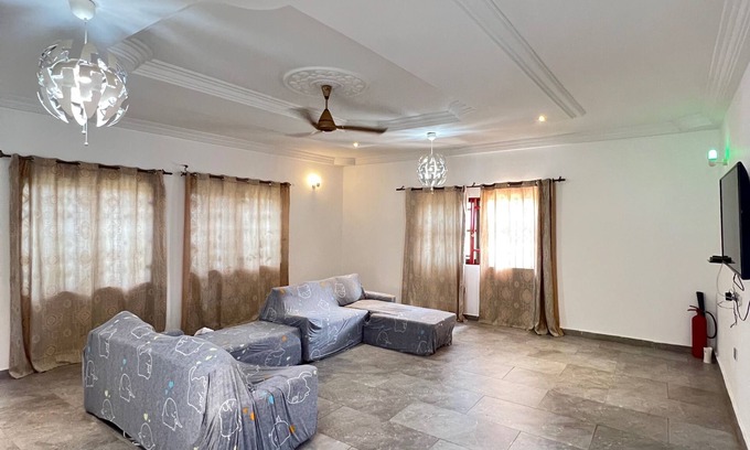 Accra House | Charming 4-bed House in Kokrobite