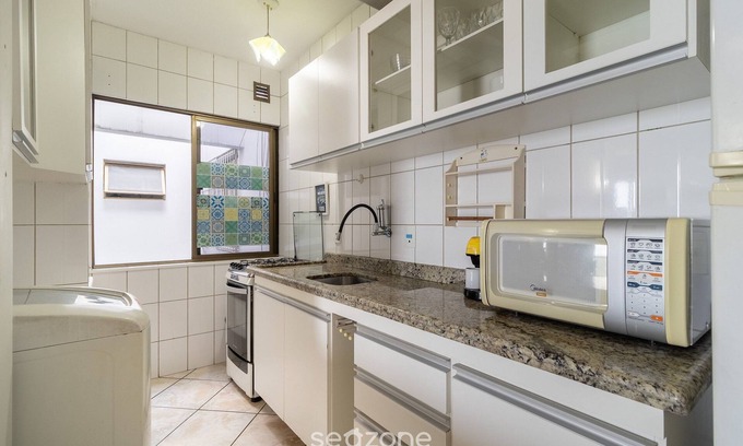 Ingleses Sul Apartment | Charming Apt With Balcony and Sea View Edj0410