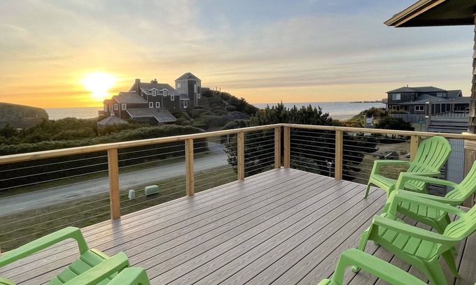 Bandon House | CHARMING Beach House – Stunning Views of the Sea & SO PEACEFUL!