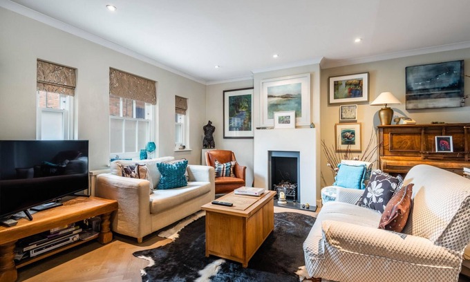 Askew House | Charming Chiswick Home