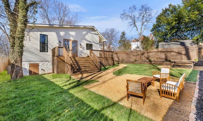 Downtown House | Charming Columbia Home - walking distance to downtown and the Arts Districtnn