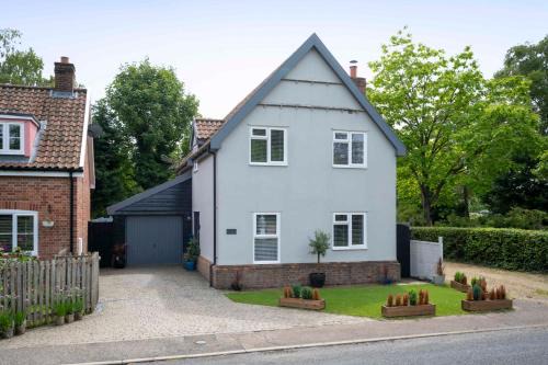 Ashbocking House | Charming Detached House in Quiet Suffolk Village