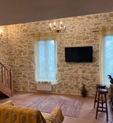Lauris Apartment | Chez Dragos centre ville Lauris