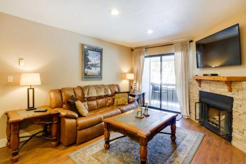 Peak 8 Apartment | Chic and Cozy Breck Condo Ski-InandSki-Out at Peak 8!