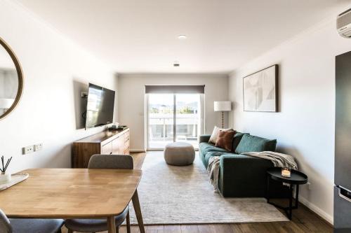 Battery Point Apartment | Chic Battery Point Apartment 3 mins to Dark Mofo