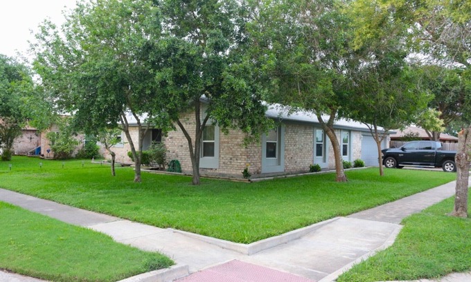 South Side House | Chill Suburban Get Away