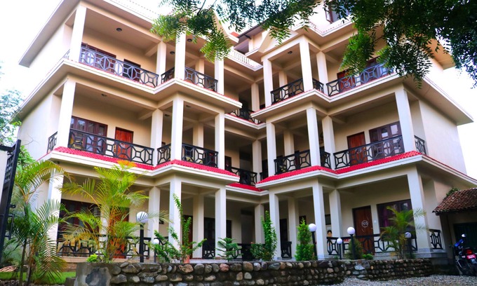 Sauraha Hotel | Chitwan Park Village