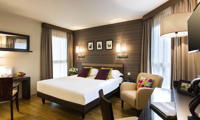 Quartier Saint-Ambroise Apartment | Citadines République Paris