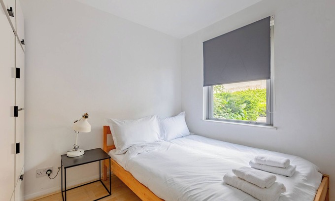Spitalfields Apartment | City-Connected 3BD Flat, Heart of East London