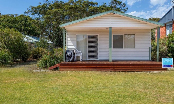 Hawks Nest House | Coastal Cottage
