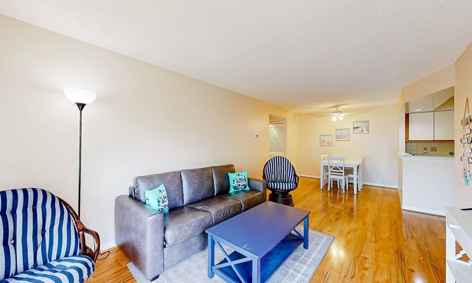 Heron Harbour Isle Condo | Coastal get away with pools, deck & central AC - close to shops & dining