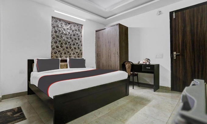 DLF City Hotel | Collection O Birdhouse Residency Near Aravali Biodiversity Park