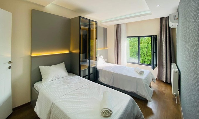 Yalova Apartment | Comfortable and spacious suites are 5 minutes from the sea