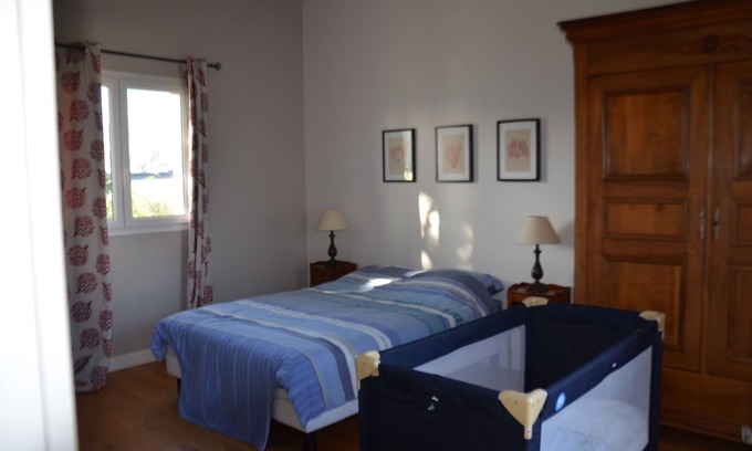 Verines House | COMFORTABLE MASTER SUITE IN A HOME