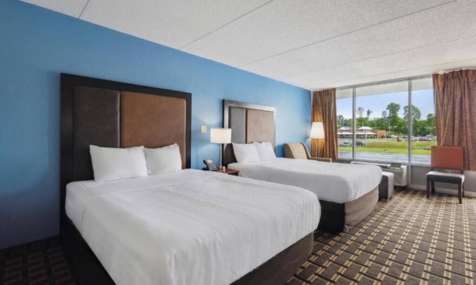 Greeneville Hotel | Comfortable Stay by Jordan Knob With Free Parking, Pet Friendly