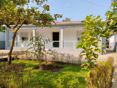 Monte Cafe House | Conde chalé