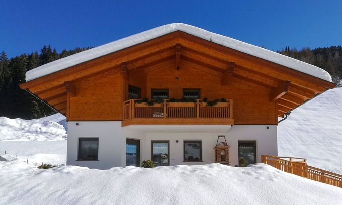 Sarentino Apartment | Cosy apartment for 4 people with WIFI, TV, terrace and parking
