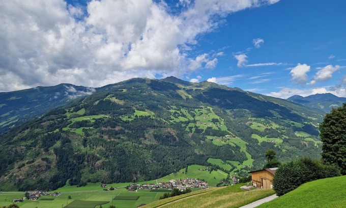 Distelberg Apartment | Cosy apartment for 4 guests with WIFI, TV and terrace