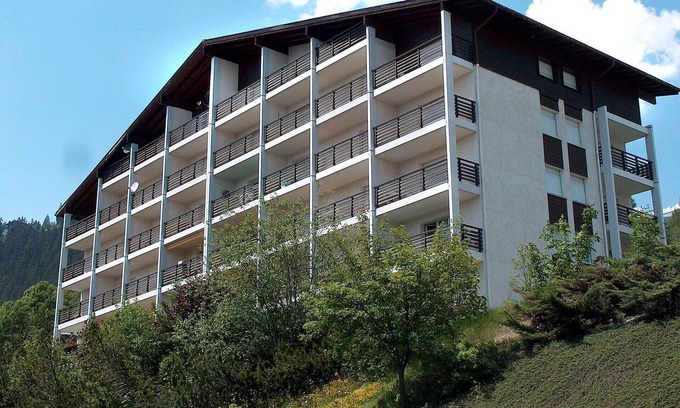 Randogne Apartment | Cosy apartment for 4 people with WIFI, TV, balcony and pets allowed