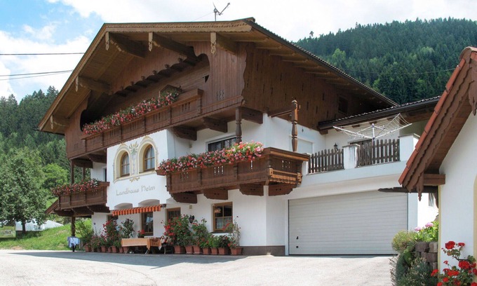 Rohrberg Apartment | Cosy apartment for 4 people with WIFI, TV and balcony