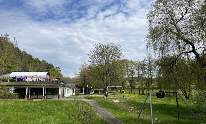 Frankenau House | Cosy apartment in villa for 8 people with WIFI, TV, terrace and pets allowed