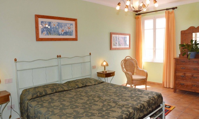 Valloria Apartment | Cosy apartment for 4 guests with WIFI, TV and terrace