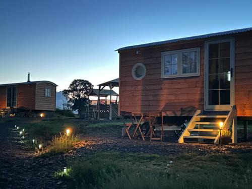 Chittlehampton House | Cosy Devon Hut with Private Hot Tub